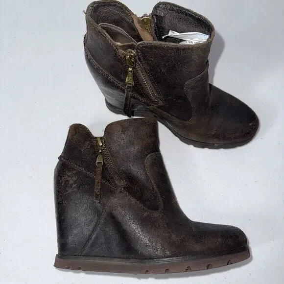 UGG MYRNA Brown Leather Wedge Ankle Boot Size 5.5 - Picture 2 of 9